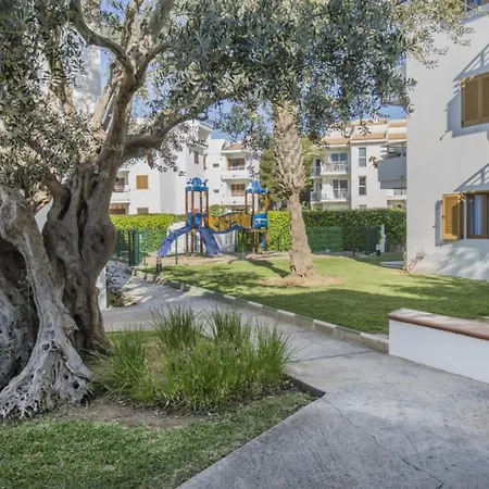 Aparthotel Flora 3*
