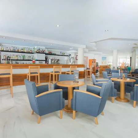 Flora Aparthotel 3*