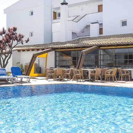 Flora Aparthotel 3*
